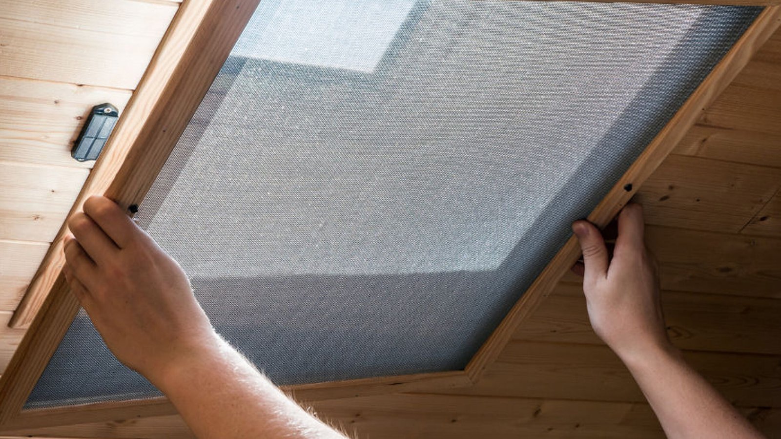 Magnum Insect Screen How Do Magnetic Insect Screens Work? - Phifer Mosquito Screens