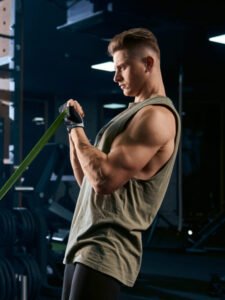 bodybuilder-training-arm-with-resistance-band